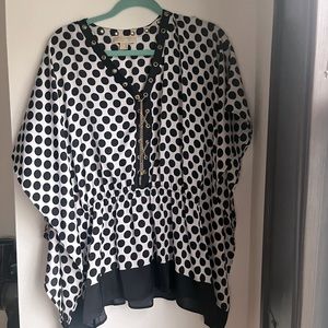 Michael Kohr’s flowy B&W polka dot top